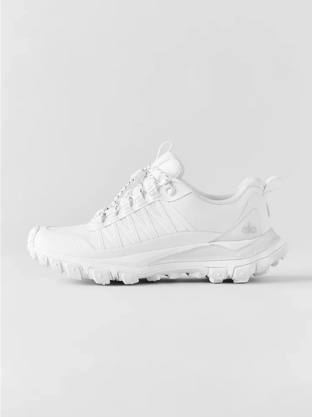 ALO YOGA | ✨NEW✨ ALO Trail in White